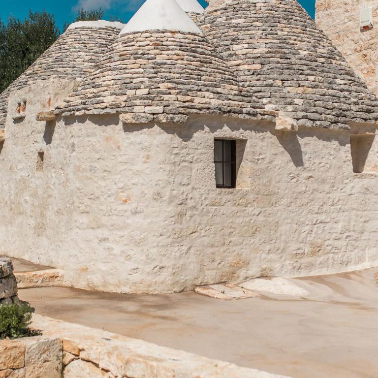 Trullo in Cisternino with Infinity Pool - Three-Bedroom Trullo House - 49