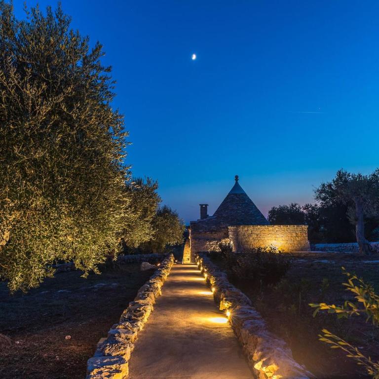 Trullo in Cisternino with Infinity Pool - Three-Bedroom Trullo House - 5
