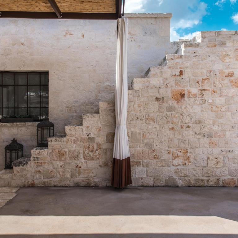Trullo in Cisternino with Infinity Pool - Three-Bedroom Trullo House - 23