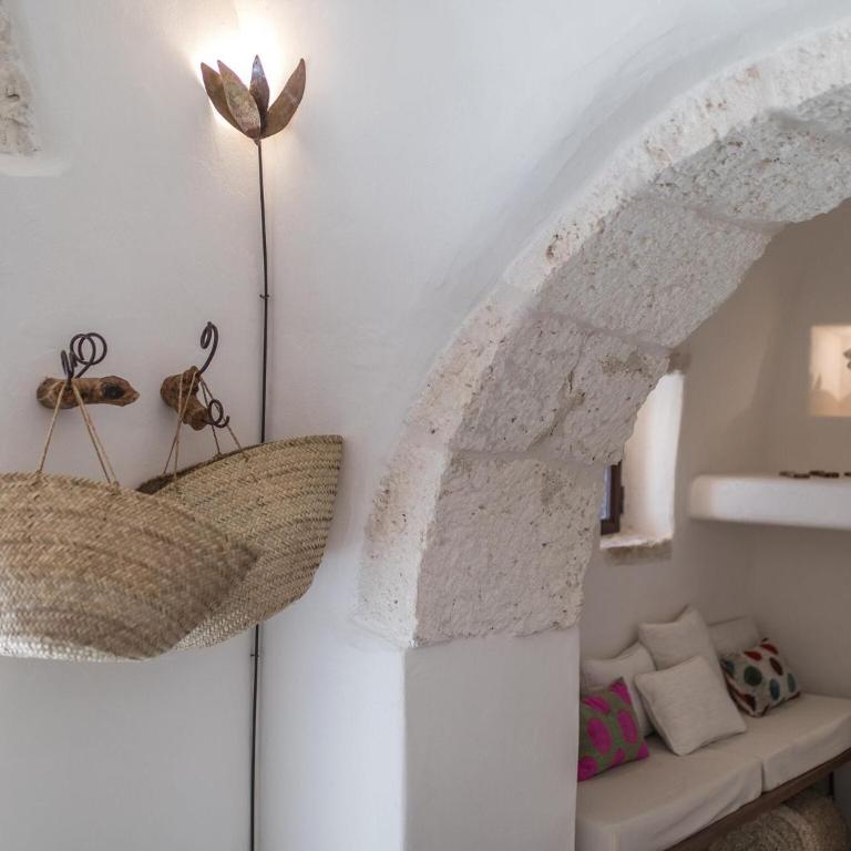 Trullo in Cisternino with Infinity Pool - Three-Bedroom Trullo House - 8