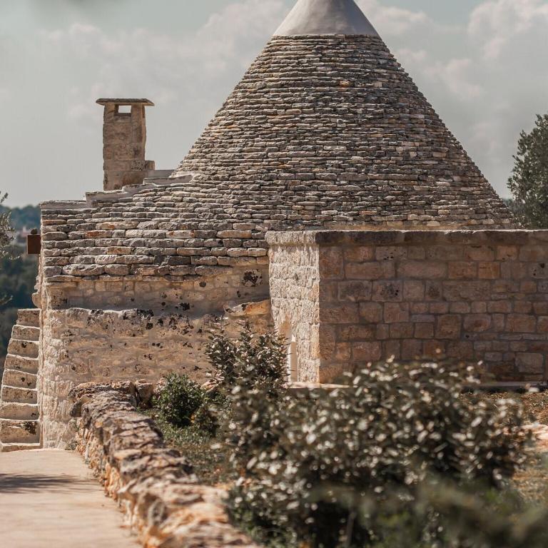 Trullo in Cisternino with Infinity Pool - Three-Bedroom Trullo House - 45
