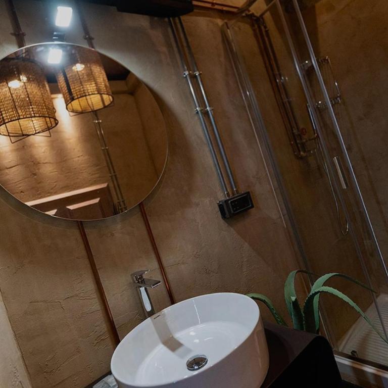 Hotel & Hostel 7 - French Superior Room with Shared Bathroom - 2