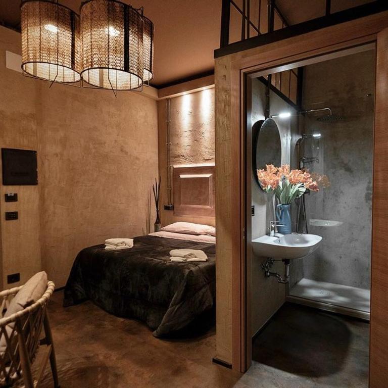 Hotel & Hostel 7 - Superior Double or Twin Room with private shower & sink and with shared bathroom - 1