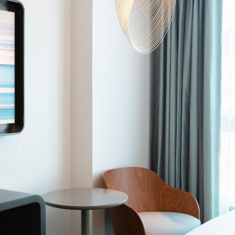 Labtwentytwo Barcelona, a Tribute Portfolio Hotel by Marriott - Superior Room - 4