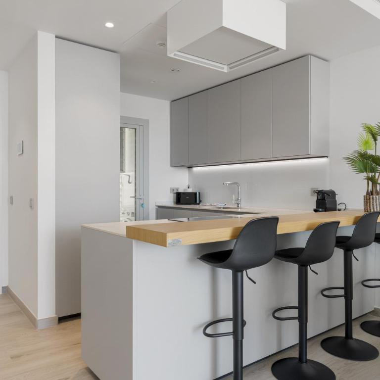 ViVi Homes - Dior Pool, Terrace & Sea View - Penthouse Apartment - 10