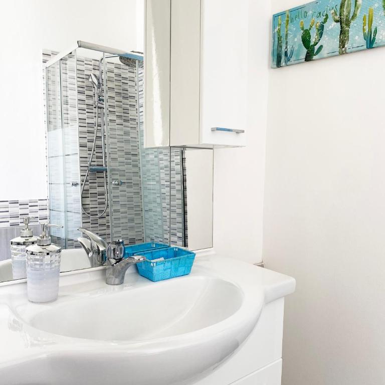 EASYROOMS ONE - Camera Matrimoniale con Bagno Privato Esterno - 7