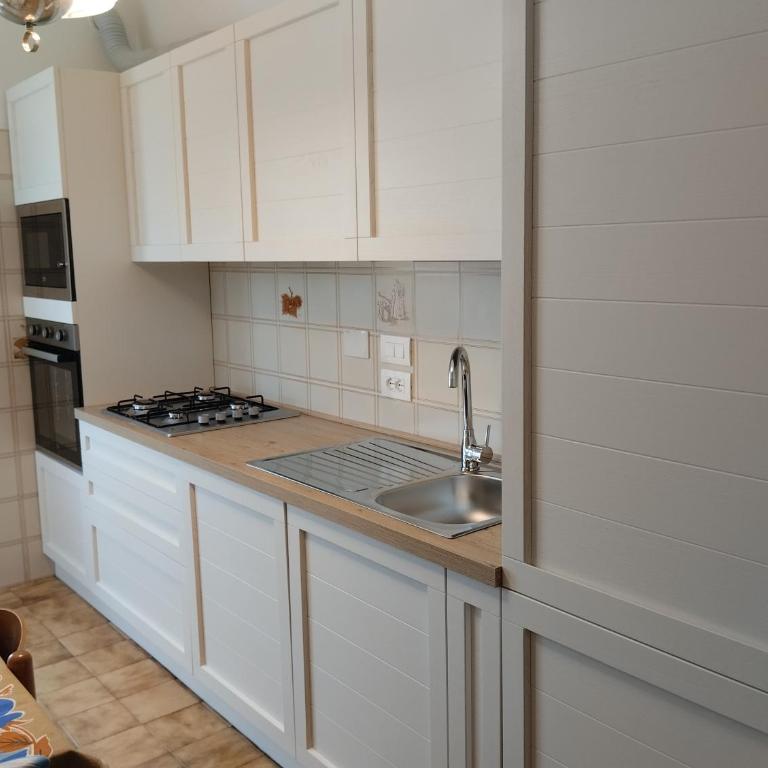 Appartamento con posto auto privato comodo a centro e spiagge - One-Bedroom Apartment - 22