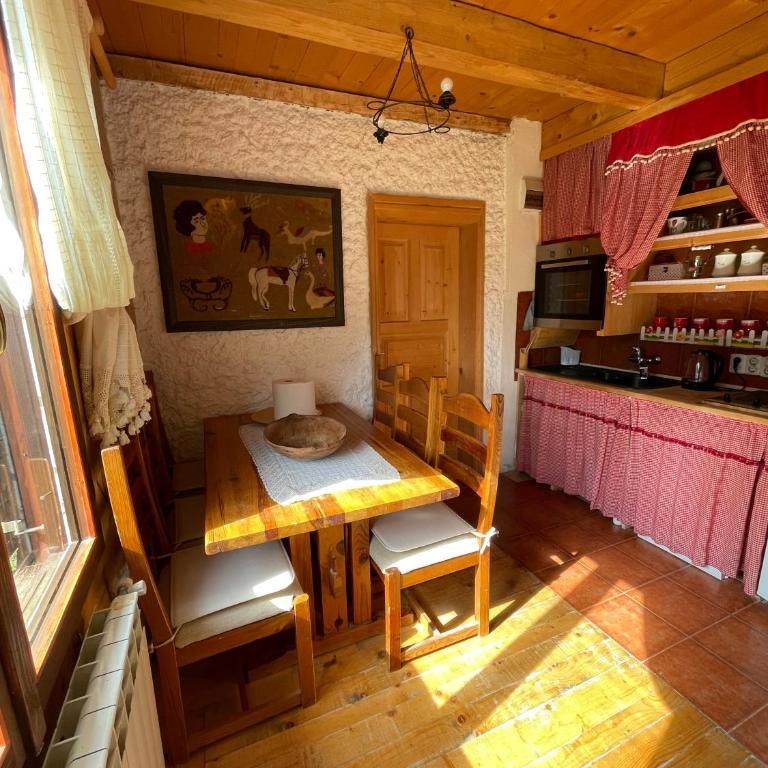 Fireplace Chalet - Three-Bedroom Chalet - 9