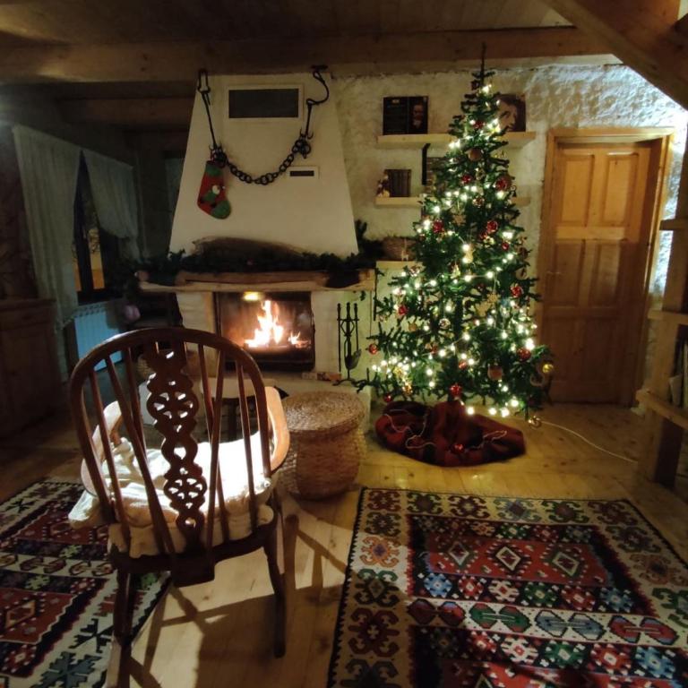 Fireplace Chalet - Three-Bedroom Chalet - 14