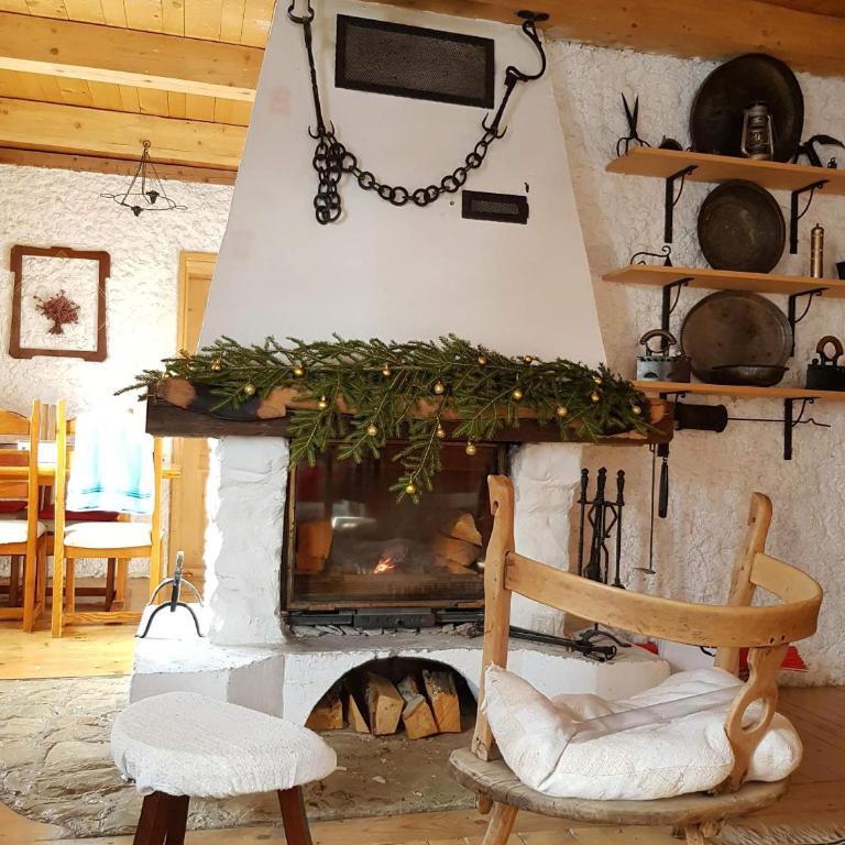 Fireplace Chalet - Three-Bedroom Chalet - 17