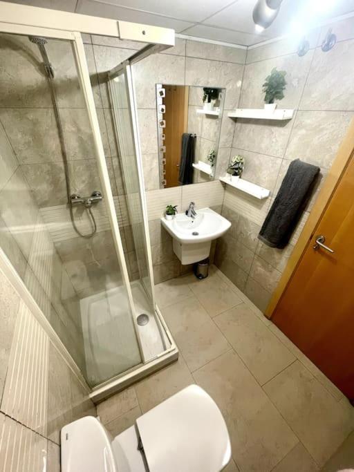 Apto de diseño Salou-piscina gym - Two-Bedroom Apartment - 41