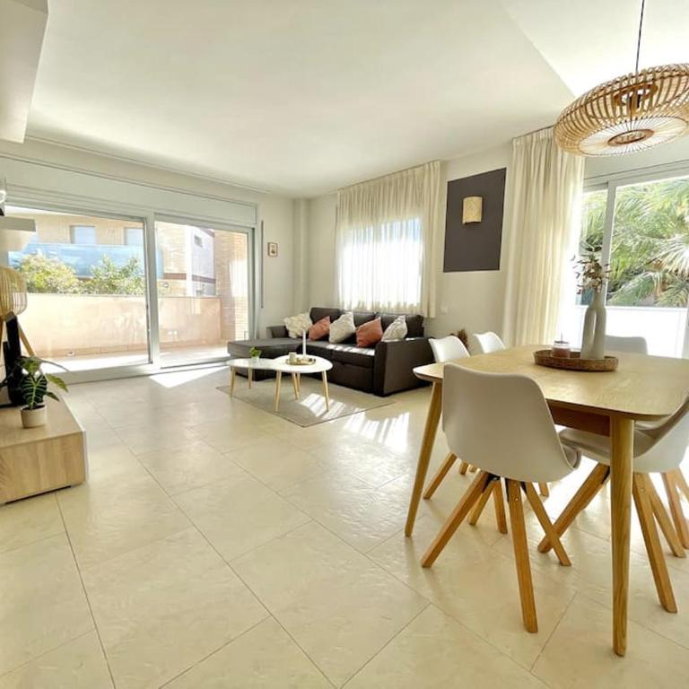 Apto de diseño Salou-piscina gym - Two-Bedroom Apartment - 48