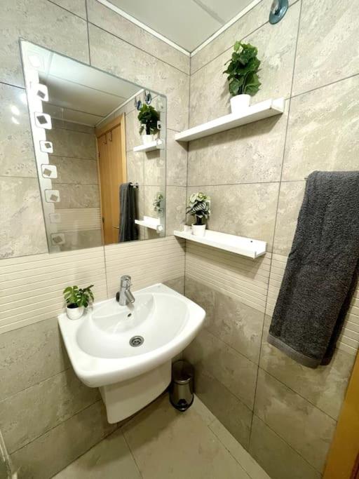 Apto de diseño Salou-piscina gym - Two-Bedroom Apartment - 61
