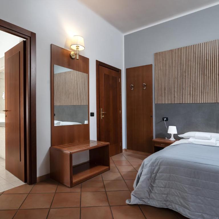 Comfort Rooms Villa Gaia Tor Vergata - Chambre Double avec Terrasse - 1