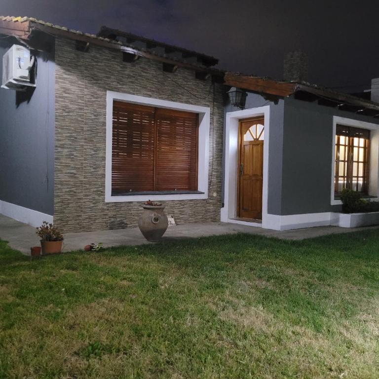 BAHIA BLANCA-BARRIO PARQUE - Casa de 3 dormitorios - 2