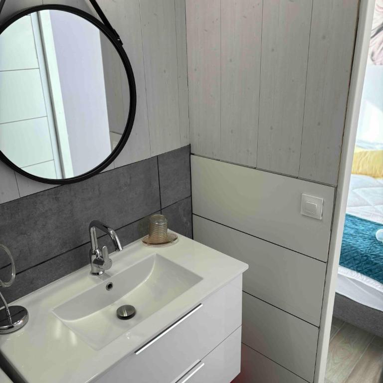 Appartement calme centre village avec jardin parking et wifi fibre - Appartamento con 1 Camera da Letto - 8