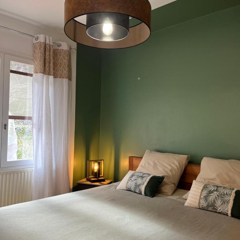 Natur & Jasmin Chambres d'hôtes naturistes en Provence - Chambre Double avec Salle de Bains Privative Extérieure - 1