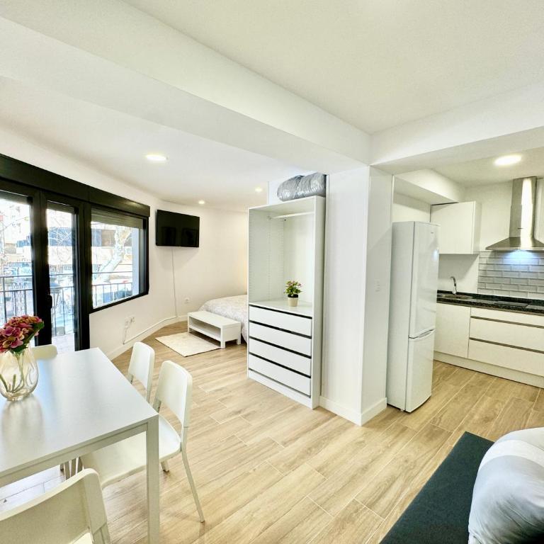 Amazing Seaside Studio by EaW Homes - Studio with Terrace - 3