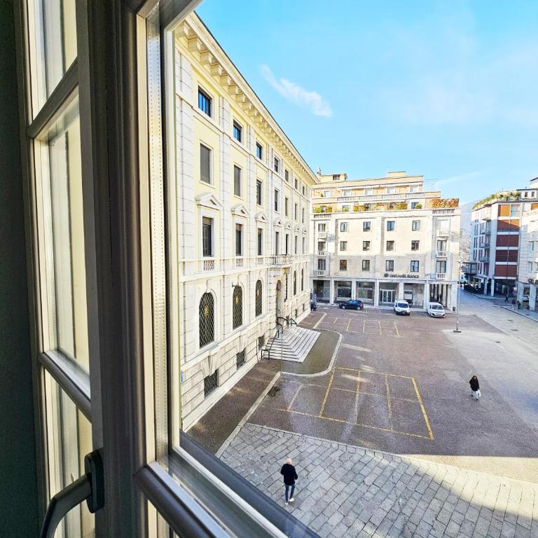 [Plaza Deluxe] Modern Center House - View Como Lake - Top Privacy - Two-Bedroom Apartment - 27