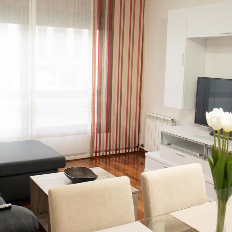 Maison Camelias en Pontevedra centro con parking incluído - Apartamento de 2 dormitorios - 1
