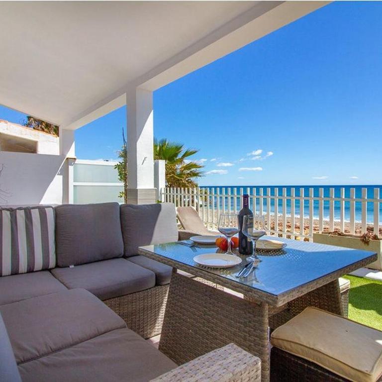 Casa con acceso directo a la playa de Mojácar - Casa Vacacional de 3 dormitorios - 2