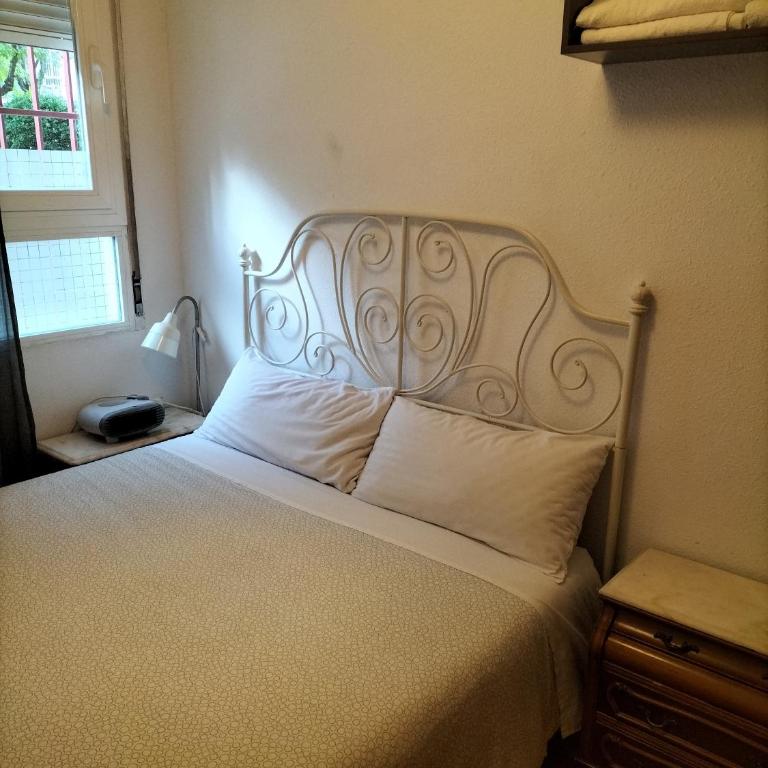 Acogedoras Habitaciónes en Madrid - Standard Double Room with Shared Bathroom - 3
