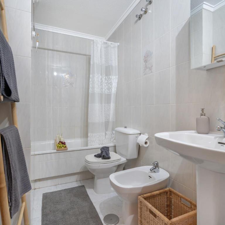 Casa Tomi y Luca - Three-Bedroom Apartment - 25