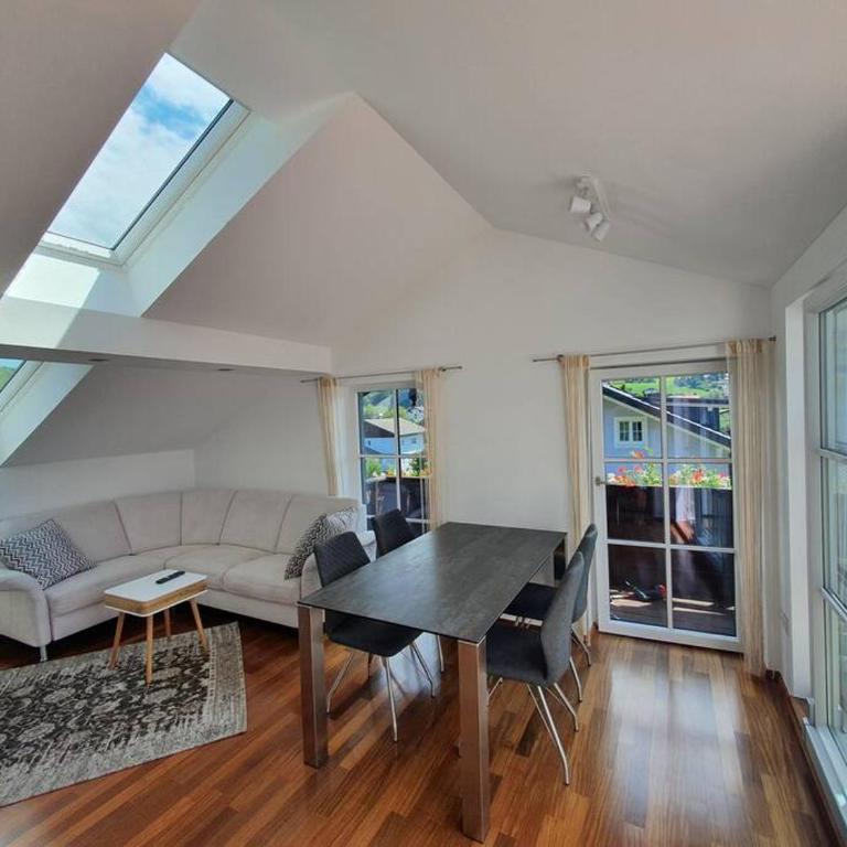 Exklusive Ferienwohnung LAKEVIEW in Bestlage Mattsee, beschattbare Dachterrasse mit Panoramablick über den See - Apartment mit 2 Schlafzimmern - 4