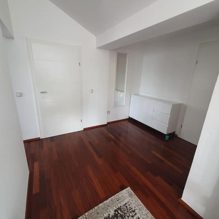 Exklusive Ferienwohnung LAKEVIEW in Bestlage Mattsee, beschattbare Dachterrasse mit Panoramablick über den See - Apartment mit 2 Schlafzimmern - 11