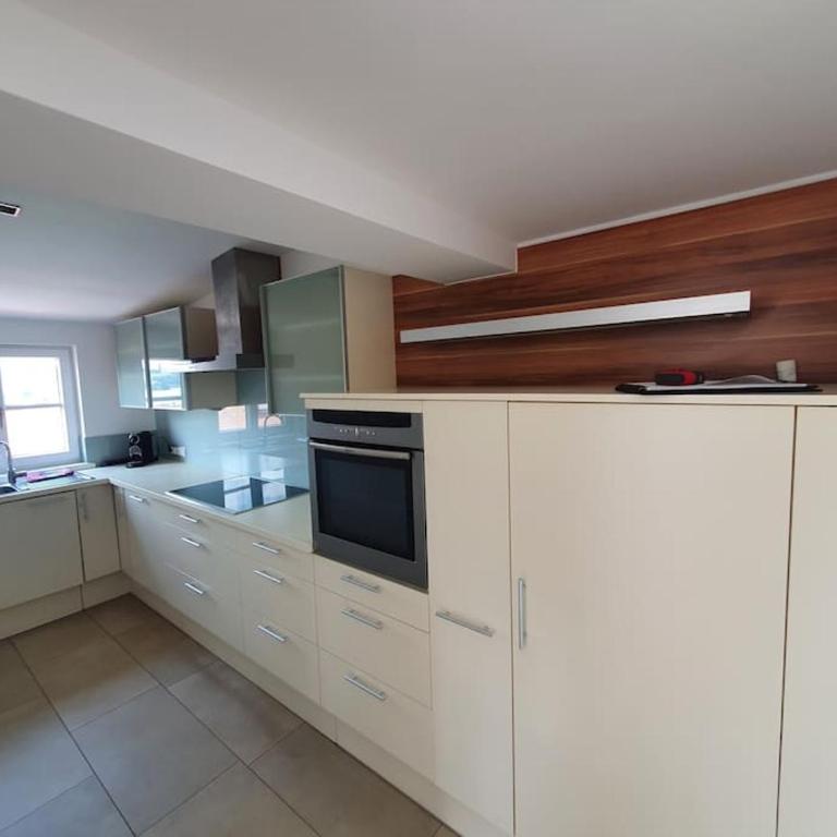 Exklusive Ferienwohnung LAKEVIEW in Bestlage Mattsee, beschattbare Dachterrasse mit Panoramablick über den See - Apartment mit 2 Schlafzimmern - 22