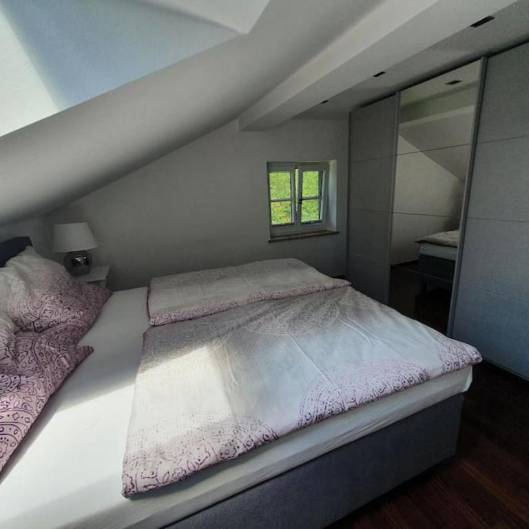 Exklusive Ferienwohnung LAKEVIEW in Bestlage Mattsee, beschattbare Dachterrasse mit Panoramablick über den See - Apartment mit 2 Schlafzimmern - 19