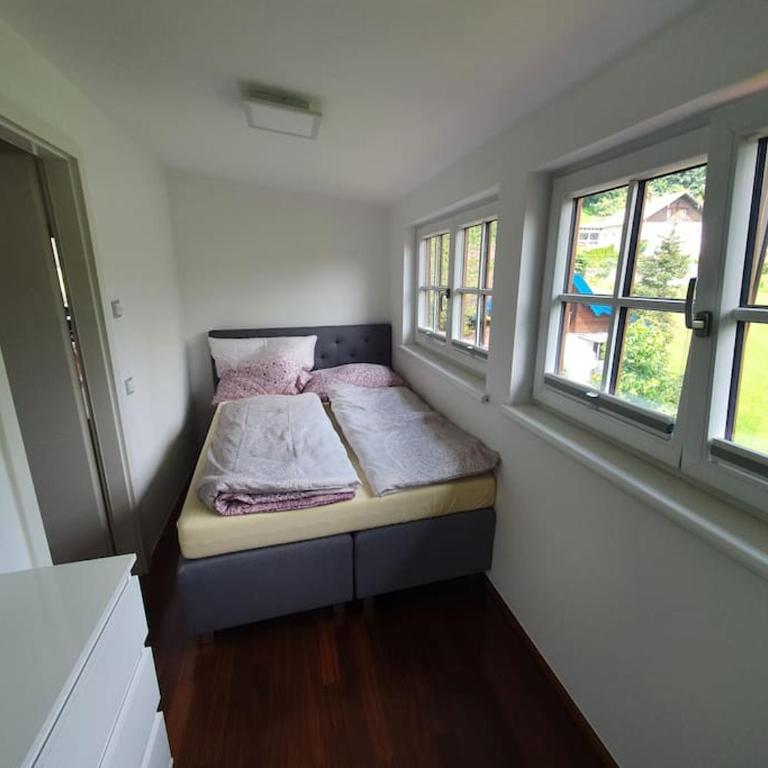 Exklusive Ferienwohnung LAKEVIEW in Bestlage Mattsee, beschattbare Dachterrasse mit Panoramablick über den See - Apartment mit 2 Schlafzimmern - 28