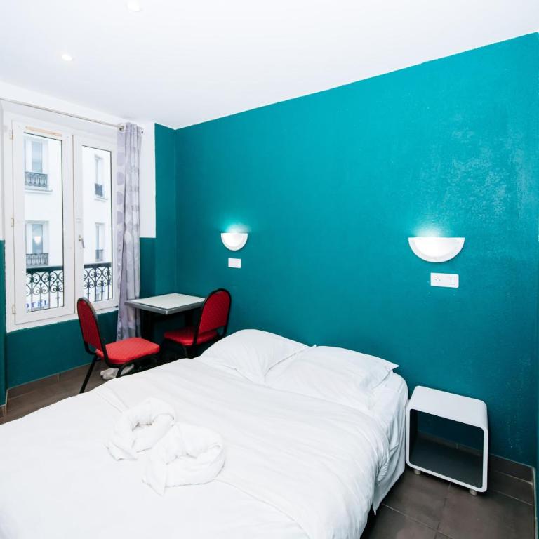 Hotel De La Poste - Chambre Simple avec Salle de Bains Commune - 5