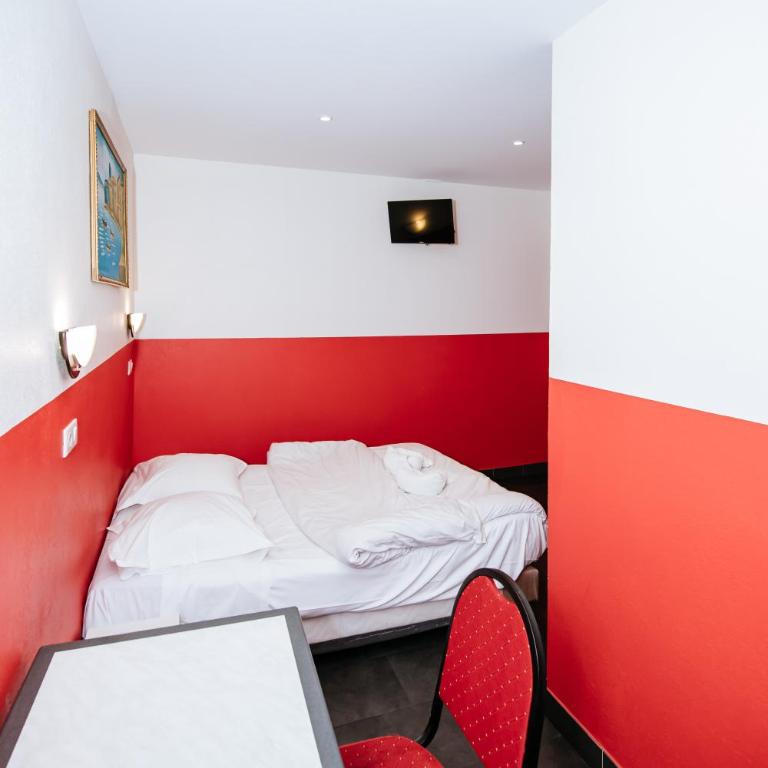 Hotel De La Poste - Chambre Double Standard - 11