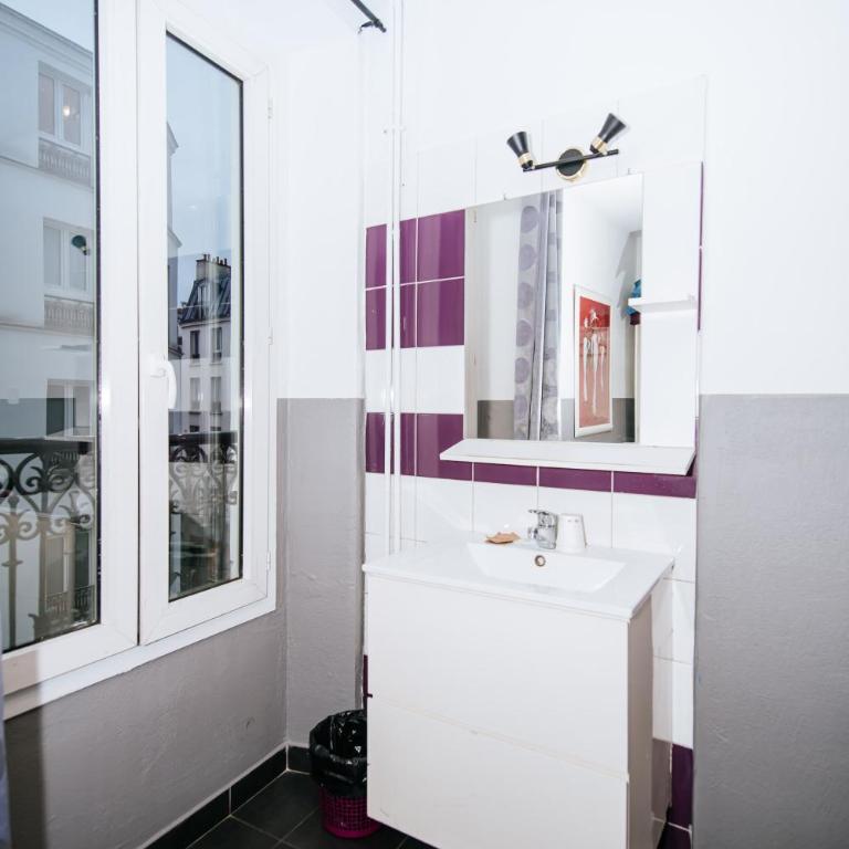 Hotel De La Poste - Chambre Double Standard avec Salle de Bains Commune - 8