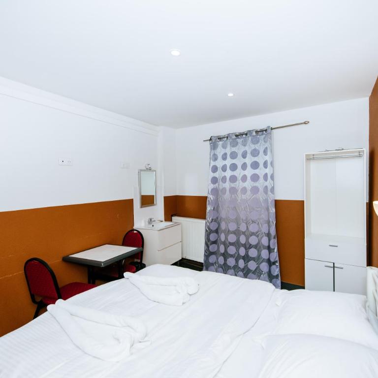 Hotel De La Poste - Chambre Simple avec Salle de Bains Commune - 3