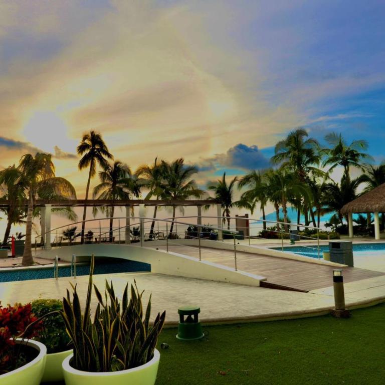 Camino al Mar Apartment Gold with Amazing View of the Ocean, Beach and Swimming Pool, 3 Rooms - Three-Bedroom Apartment - 2