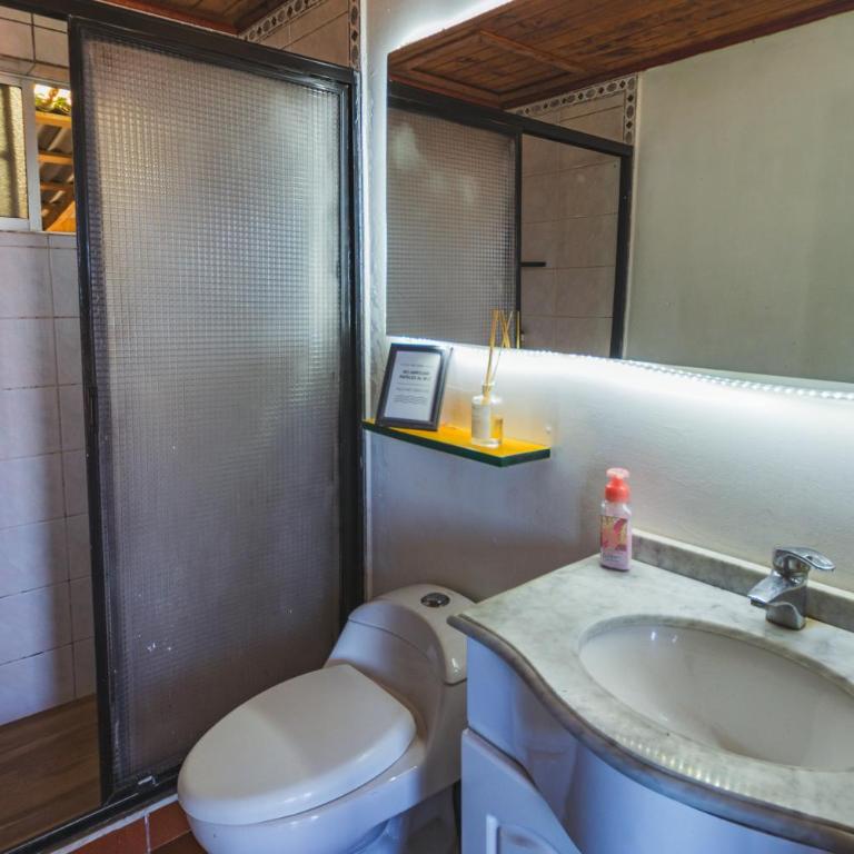 The Red Roof House WiFi - Two-Bedroom House - 17