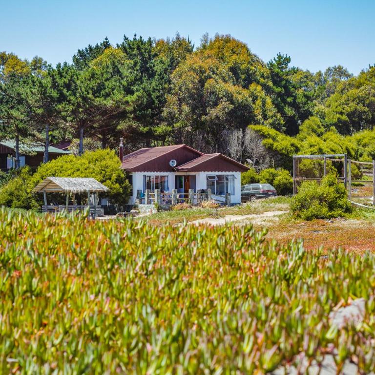 The Red Roof House WiFi - Two-Bedroom House - 30