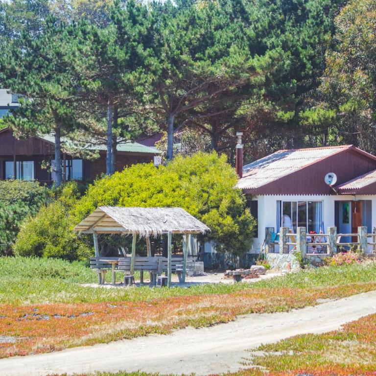 The Red Roof House WiFi - Two-Bedroom House - 31
