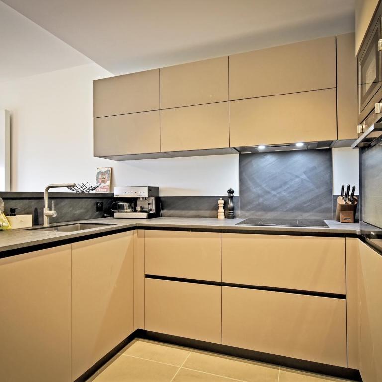 Spacieux appartement avec terrasse à 2 min des pistes, parking couvert et conciergerie - FR-1-613-98 - Appartamento - 9