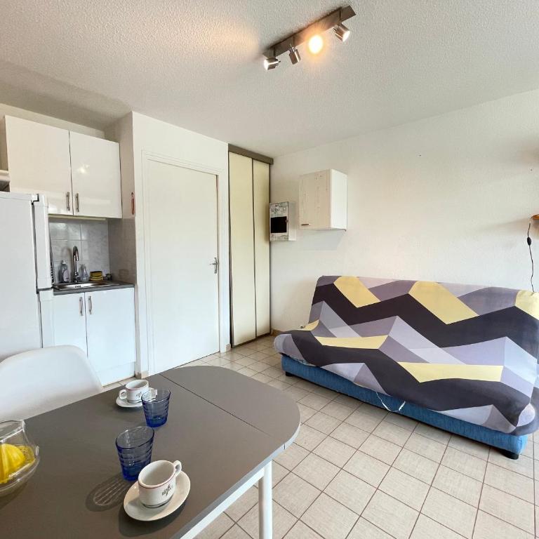 Studio cabine 4 pers, animaux admis, parking privé à Sète - FR-1-338-559 - Apartment - 3