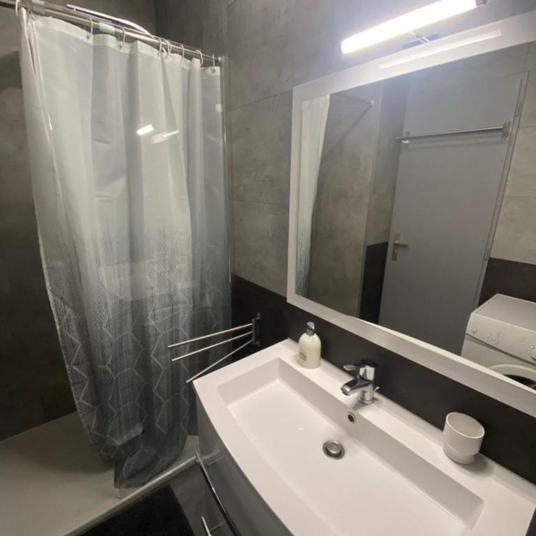 F2 à Collioure avec piscine et tennis - Appartement avec Balcon - 17
