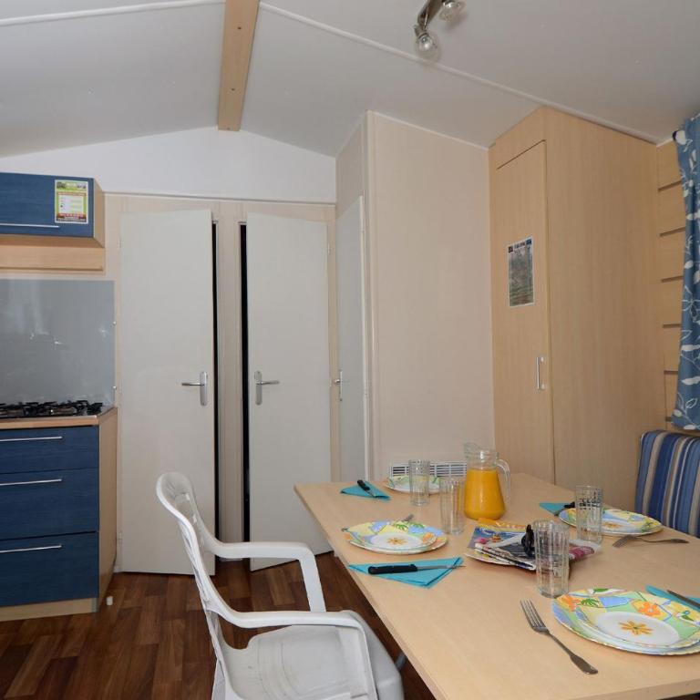 Domaine Résidentiel de Plein Air Odalys La Pinède - Mobile Home (6 Adultes) - 3