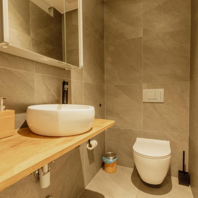 Studio rénové et élégant en plein centre - Appartement 1 Chambre - 28