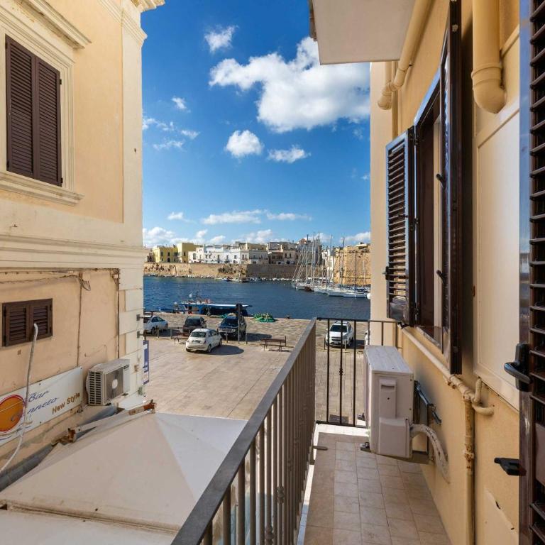 Balconcino sul Rivellino by BarbarHouse - Two-Bedroom Apartment - 13