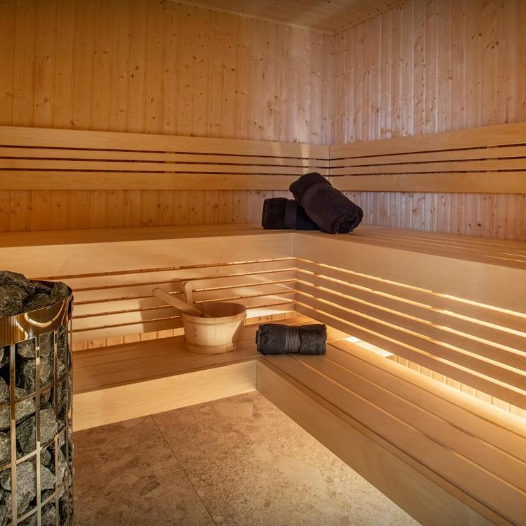 Chalet Backflip - OVO Network - Chalet - 11
