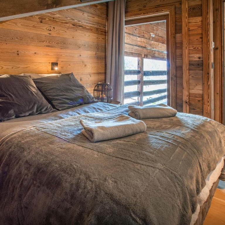 Chalet Backflip - OVO Network - Chalet - 13