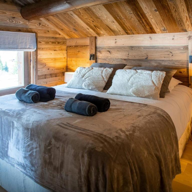 Chalet Backflip - OVO Network - Chalet - 19