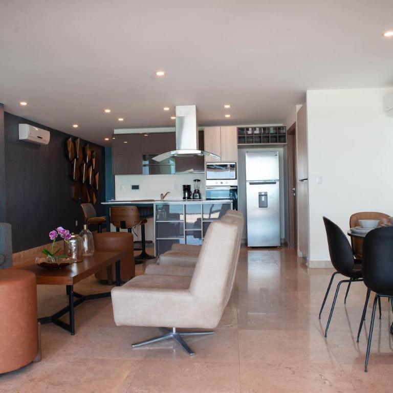 Stylish Apt. w/ Rooftop, Infinity Pool & Sea View - Two-Bedroom Apartment - 4